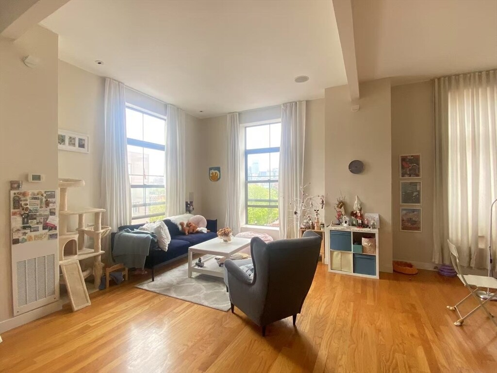Foto principal - 2 Rollins St