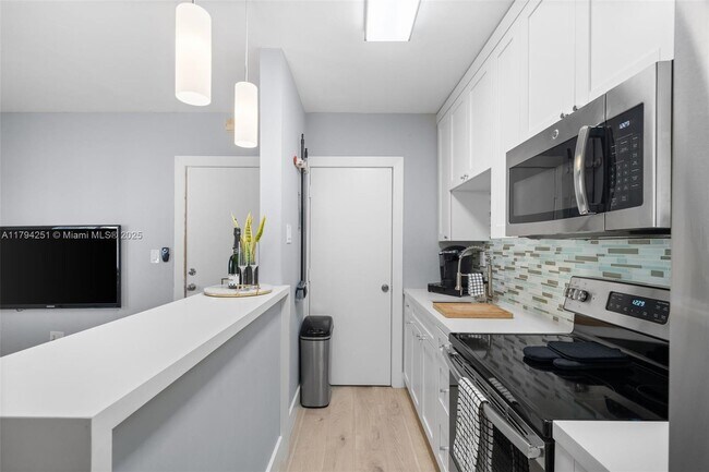 Foto del edificio - 6330 SW 79th St