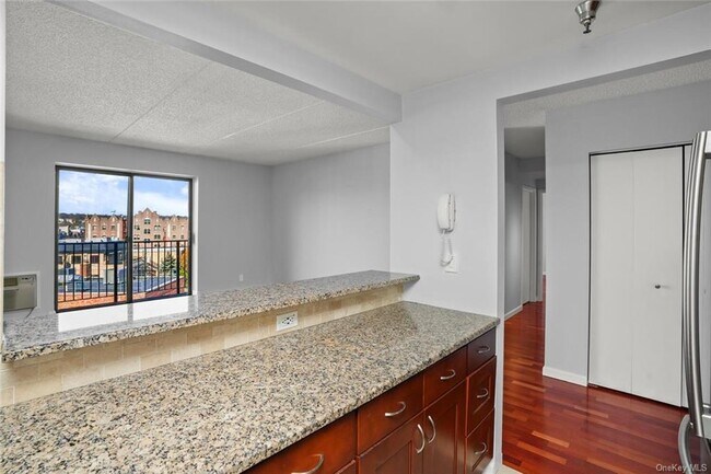 Building Photo - 123 Mamaroneck Ave