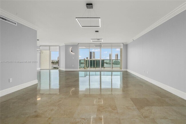 Foto del edificio - 3201 NE 183rd St