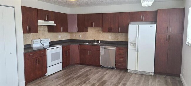 Foto del edificio - 736 NW 2nd Ave