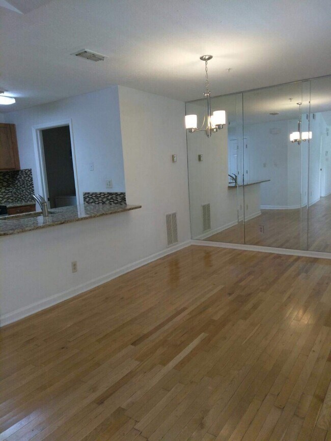 Building Photo - 5616 River Heights Xing SE