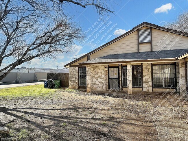 Foto del edificio - 2 br, 2 bath Duplex - 5280 Meadow Rise St