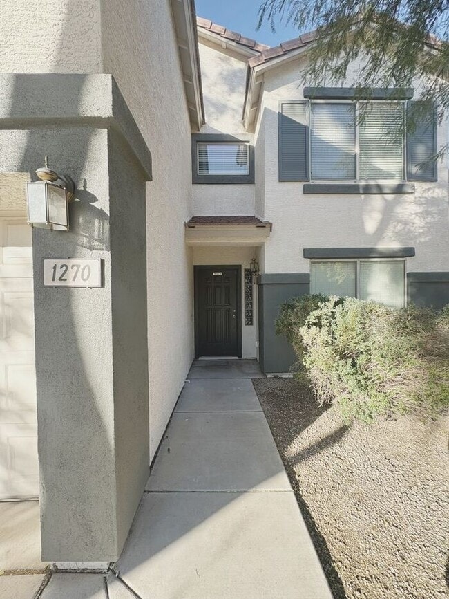 Foto del edificio - 4 BED, 2.5 BATH HOME IN CIRCLE CROSS RANCH SAN TAN VALLEY, AZ