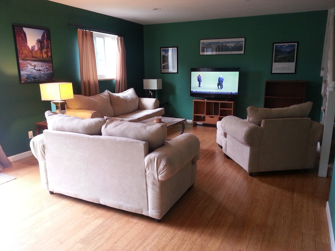 Primary Photo - 1505 Bradley Dr