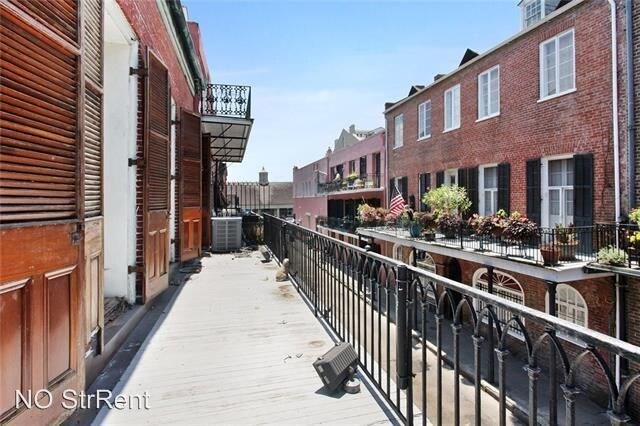 Building Photo - 2 br, 1 bath House - 519 Madison #2