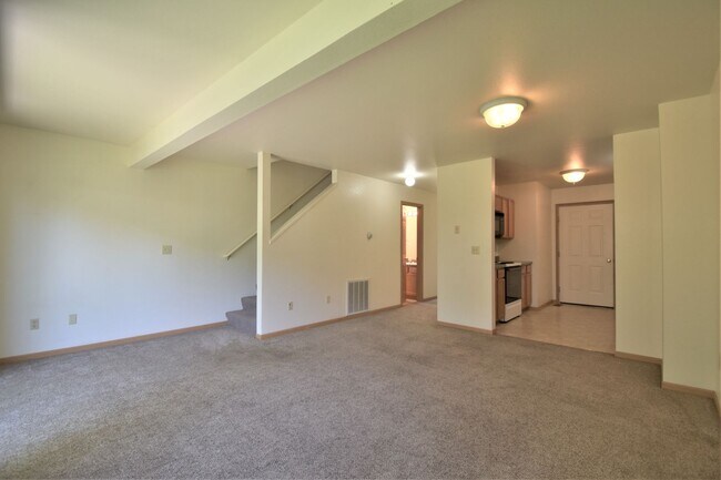 Foto del edificio - 3Bed 1.5Bath Townhouse with GARAGE and Pat...