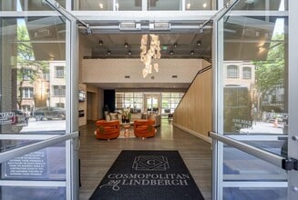 Building Photo - 711 Cosmopolitan Dr NE