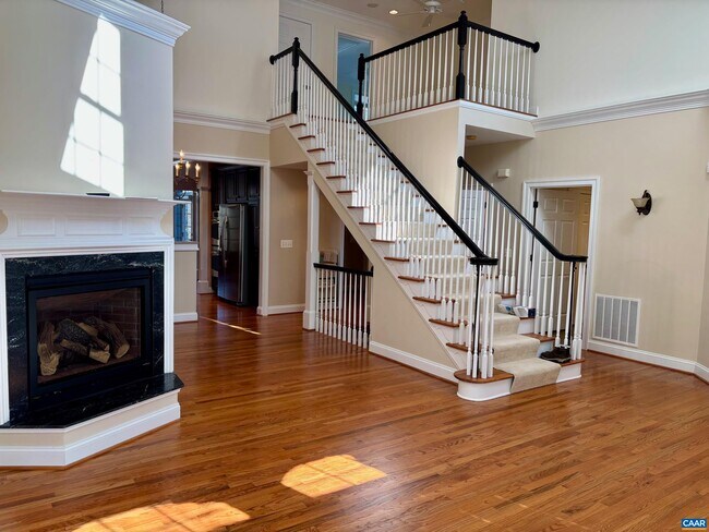 Foto del edificio - 643 Eight Woods Ln