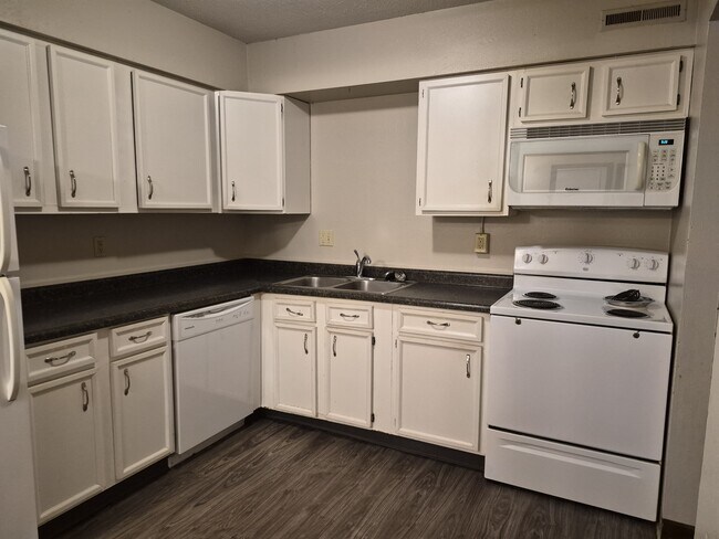 Foto del edificio - 2140 Edgewood Rd NW