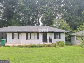 Building Photo - 2219 Rosewood Rd