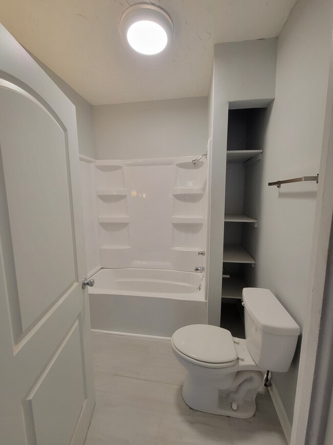 Bathroom - 1708 Bellemeade Ave