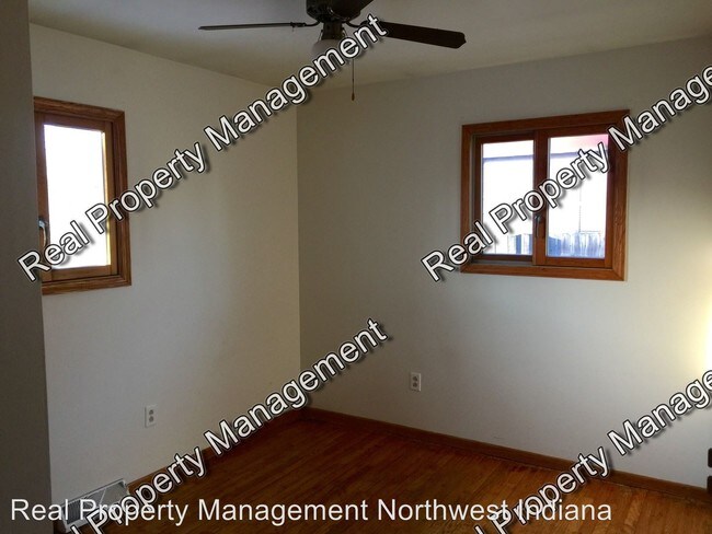 Building Photo - 334 N Arbogast St