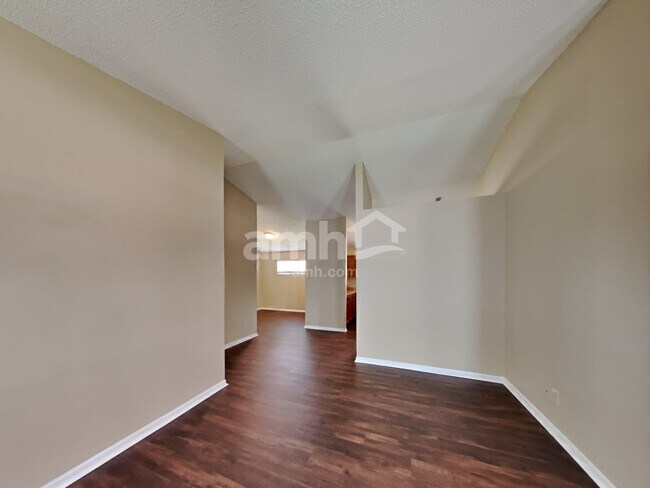 Building Photo - 358 Bent Stream Ln