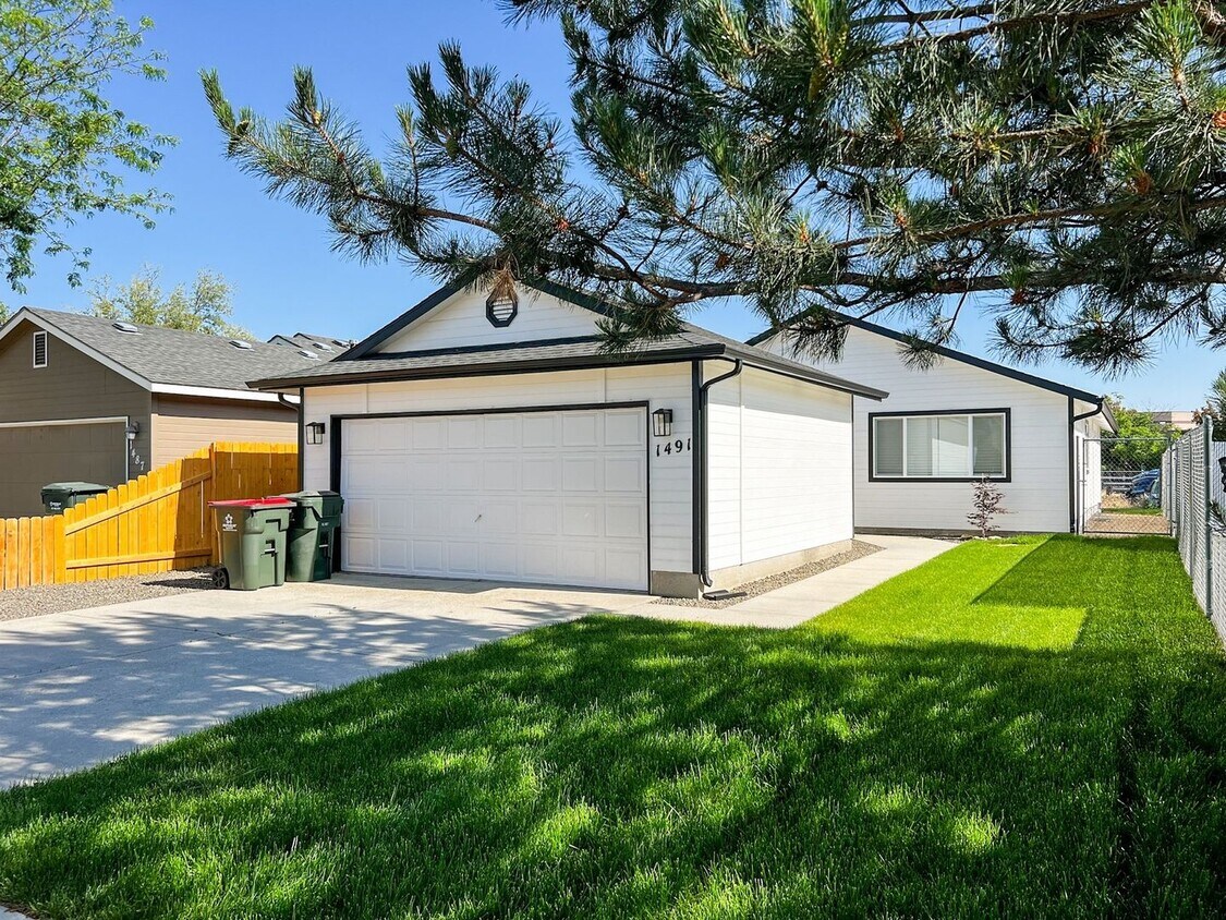 Foto principal - 1491 Storey St