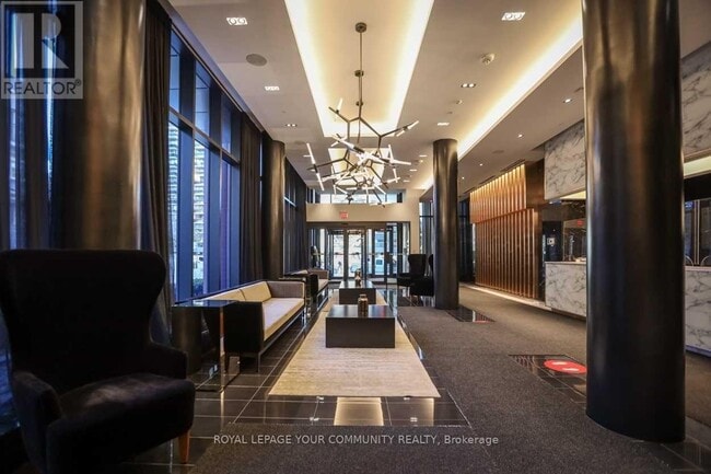 Photo du bâtiment - 101 Erskine Ave