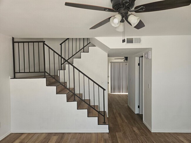 Building Photo - 2 Bedroom Condo Near Rotary Park