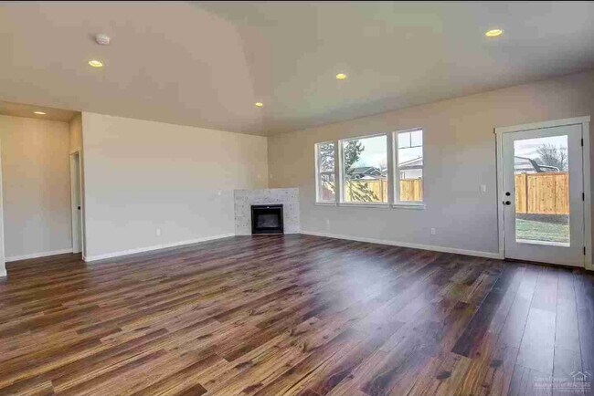 Foto del edificio - 629 NW Rimrock Dr