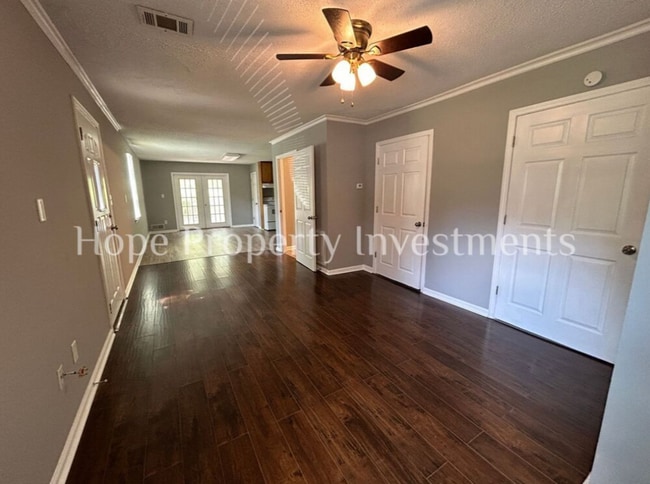 Building Photo - 84 Matthews St