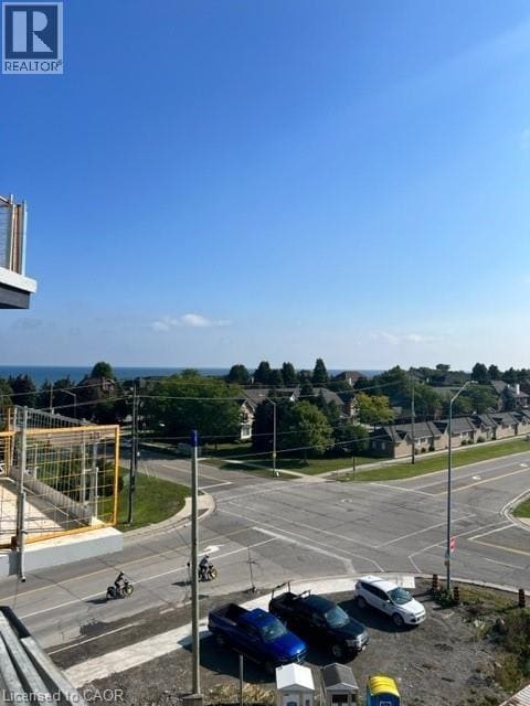 Photo du bâtiment - 600 N Service Rd