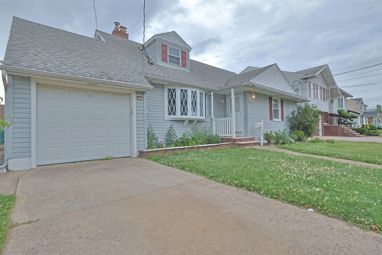 Primary Photo - 795 5th St