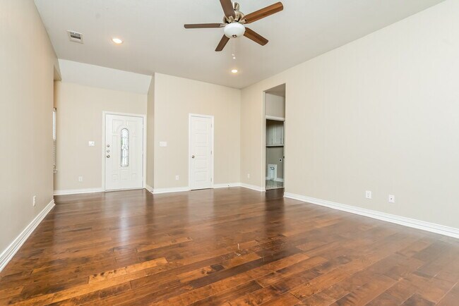 Building Photo - 307 Mesa Wood Dr