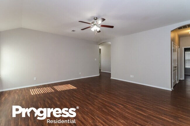 Foto del edificio - 8709 Pitchfork Ranch Rd