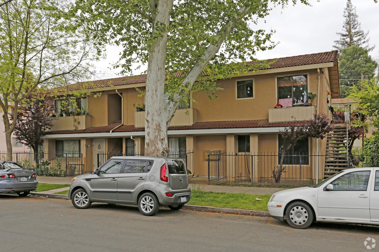 Primary Photo - 421 14th St