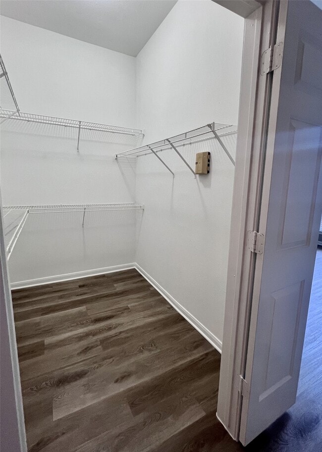 Building Photo - 5353 Memorial Dr