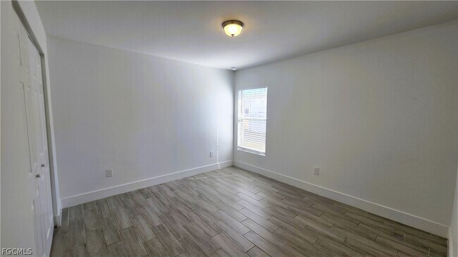 Foto del edificio - 2909 SW Santa Barbara Pl