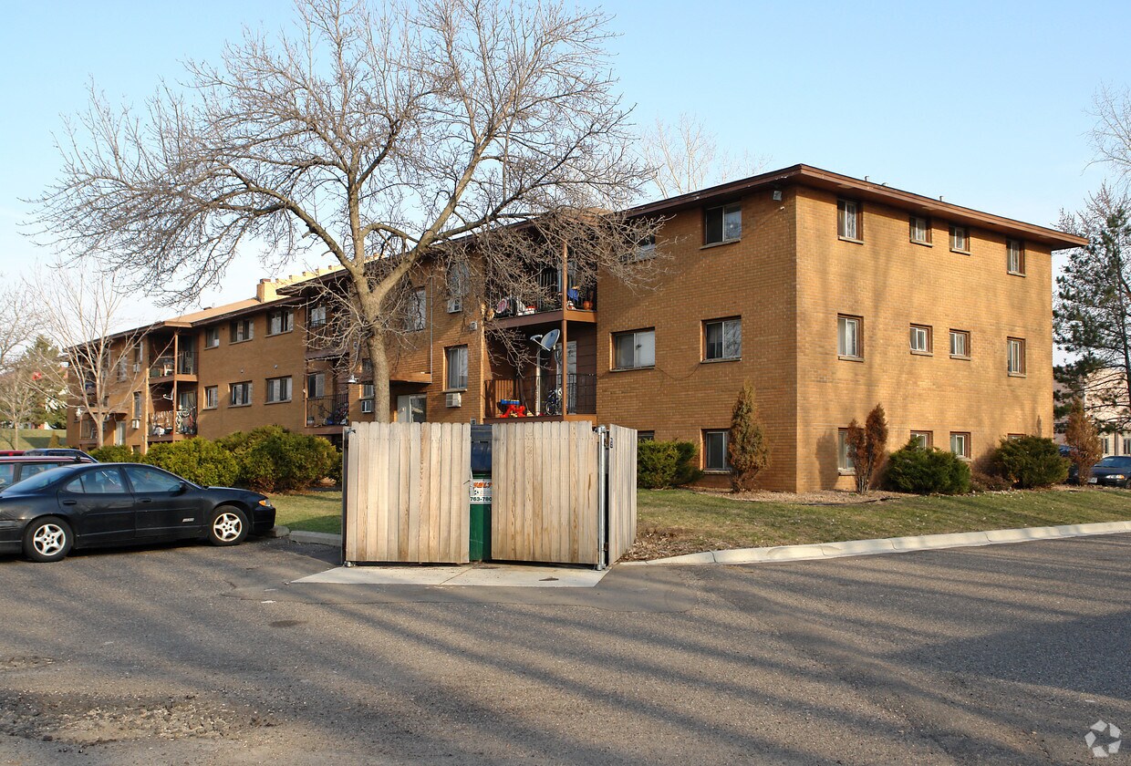Foto del edificio - Lake Jones Apartments