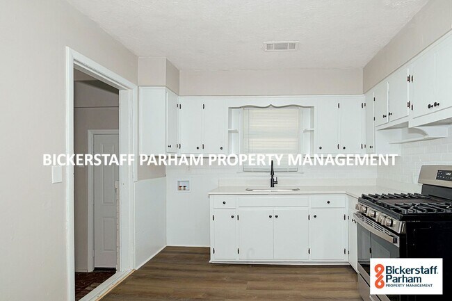 Foto del edificio - Welcome to this charming 3-bedroom, 1-bath...
