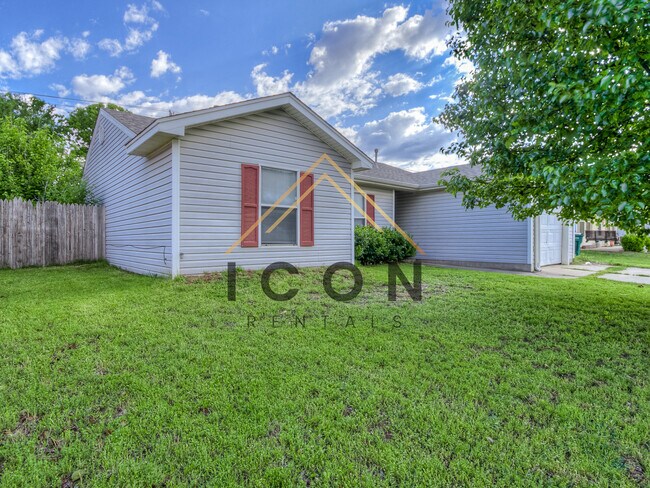 Building Photo - 10477 Aberdeen Dr