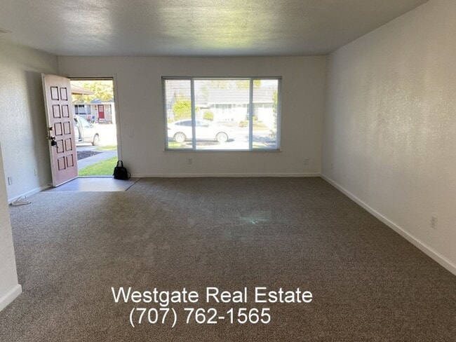 Foto del edificio - 8419 Lakewood Ave