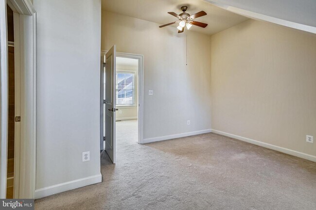 Foto del edificio - 1719 Potomac Greens Dr