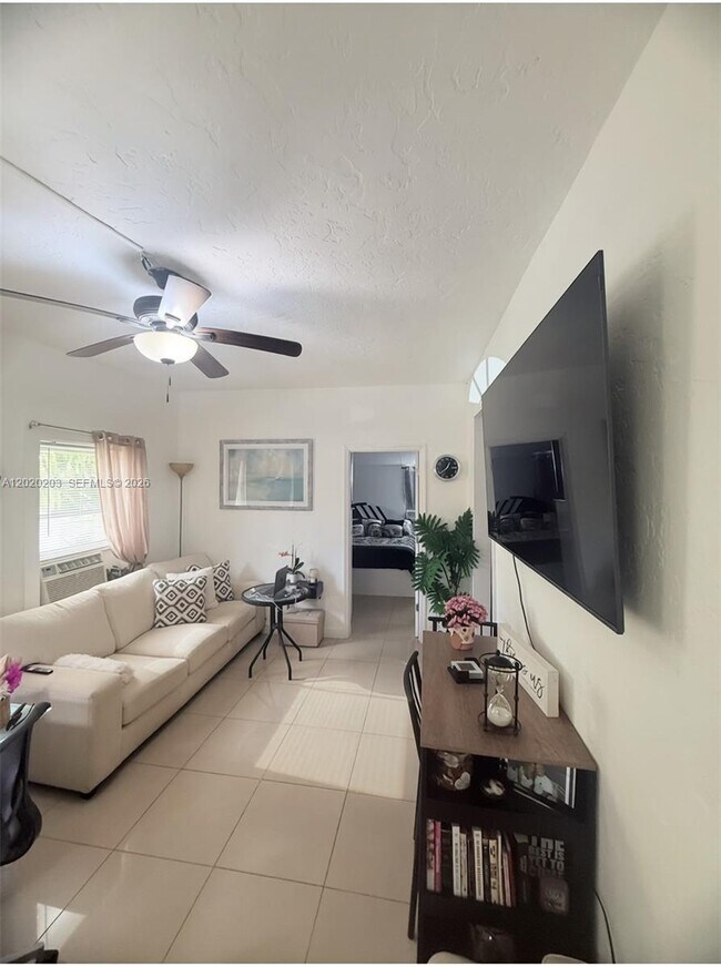 Foto del edificio - 12680 NE 3rd Ave
