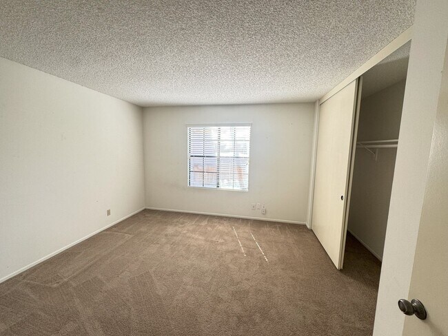 Foto del edificio - Air-conditioned split home in Country View...