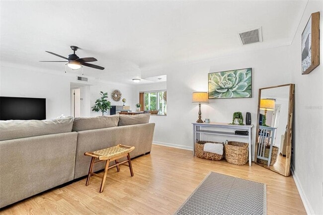 Foto del edificio - 6190 36th Ave N