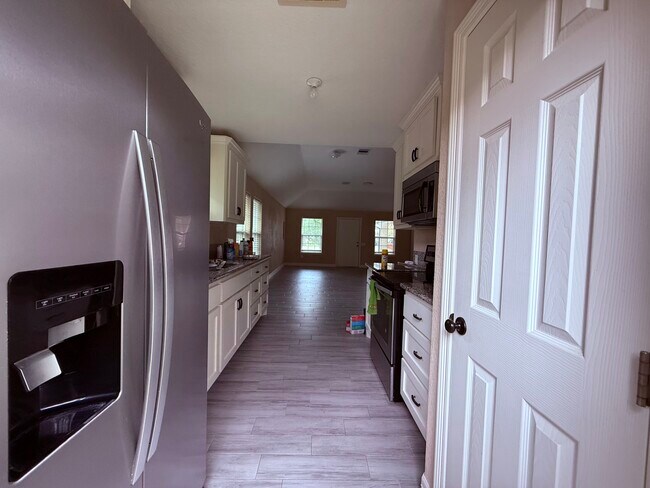 Cocina - 1026 N Arcola St