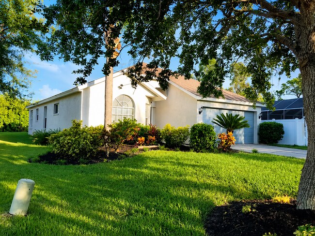 Building Photo - 838 Addison Dr NE