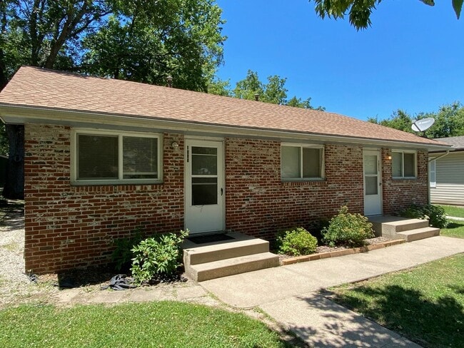 Building Photo - 1009 Cottonwood St