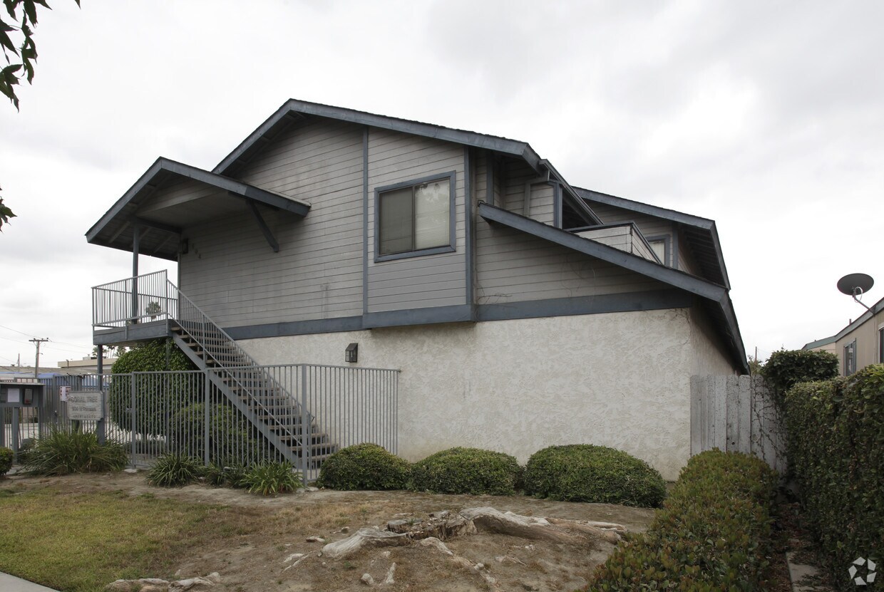 Building Photo - 604 W Romneya Dr