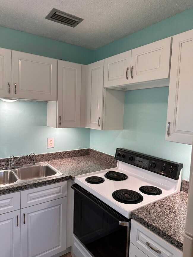 Building Photo - 106 Spring Lake Ct