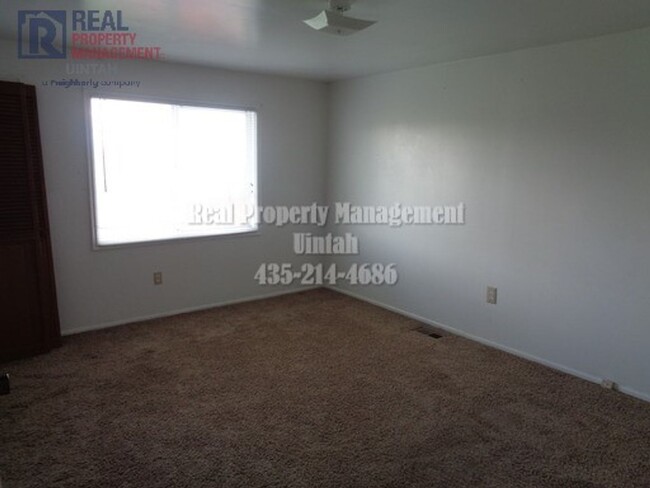Building Photo - Great 3 Bedroom, 1 Bath Duplex