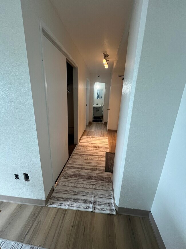 Foto del edificio - 2415 Hemlock St