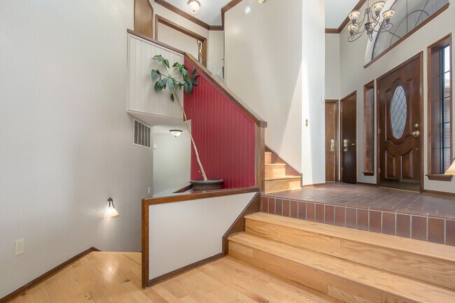 Building Photo - 1116 Fountain Gate Ct
