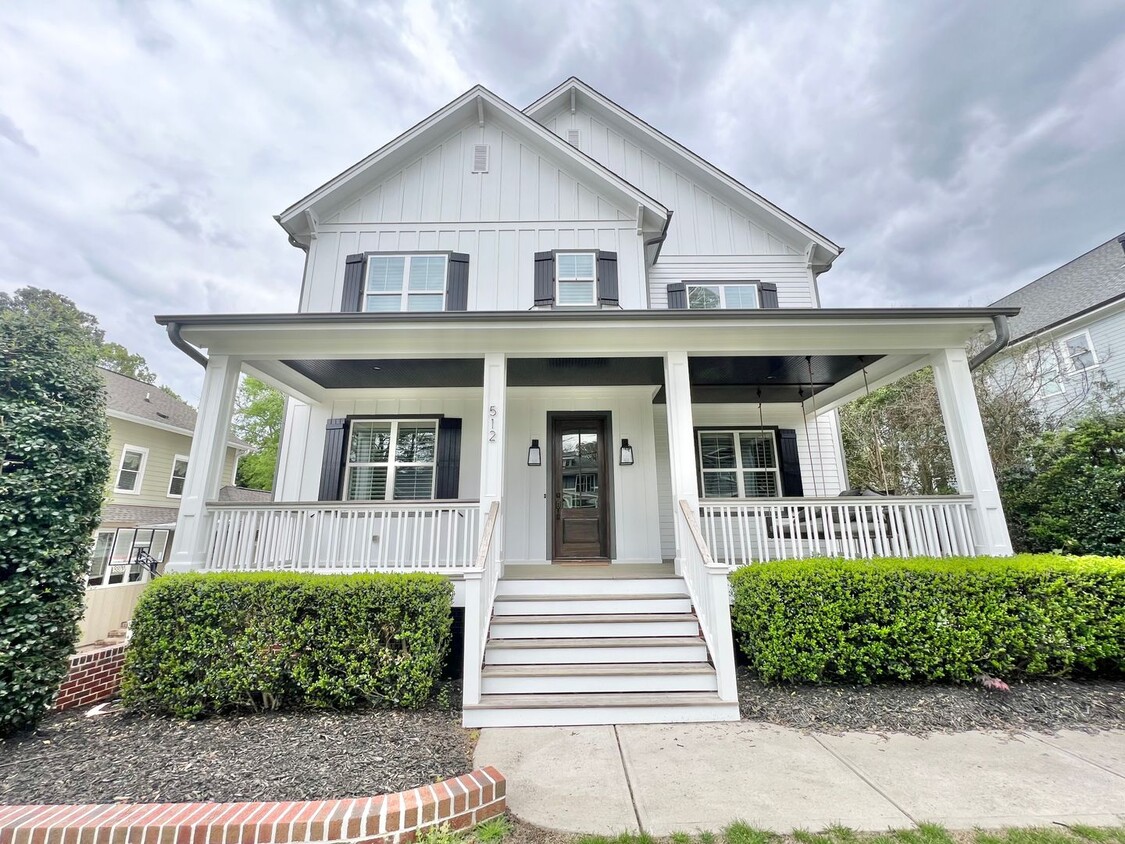Primary Photo - Stunning 5BD, 4.5BA Home in the Heart of R...