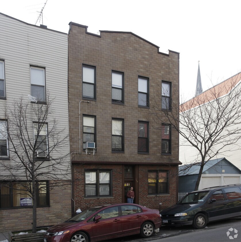 Building Photo - 188 Greenpoint Ave