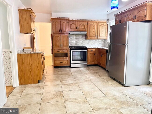 Foto del edificio - 13618 Smallwood Ct