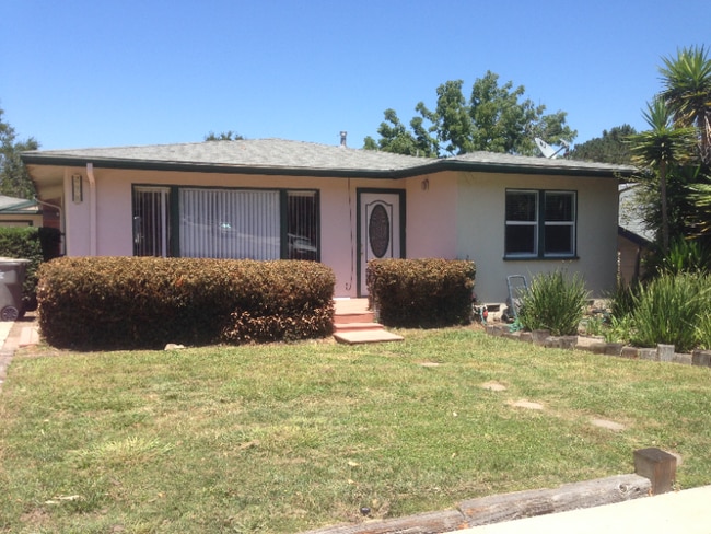 Building Photo - 298 Ramona Dr